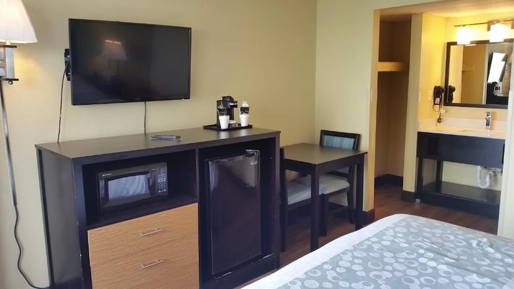 blu atlantic oceanfront hotel and suites