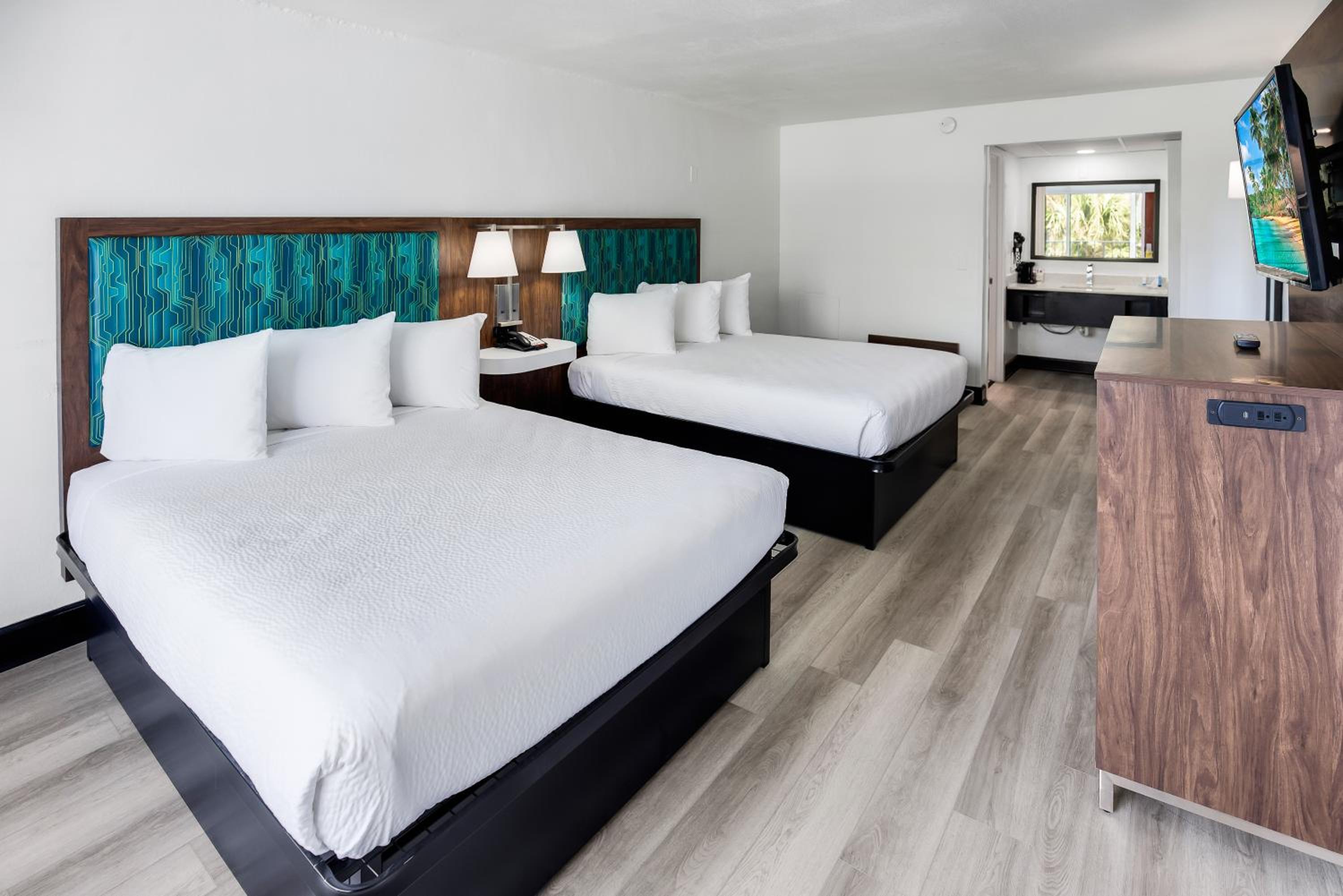 blu atlantic oceanfront hotel and suites