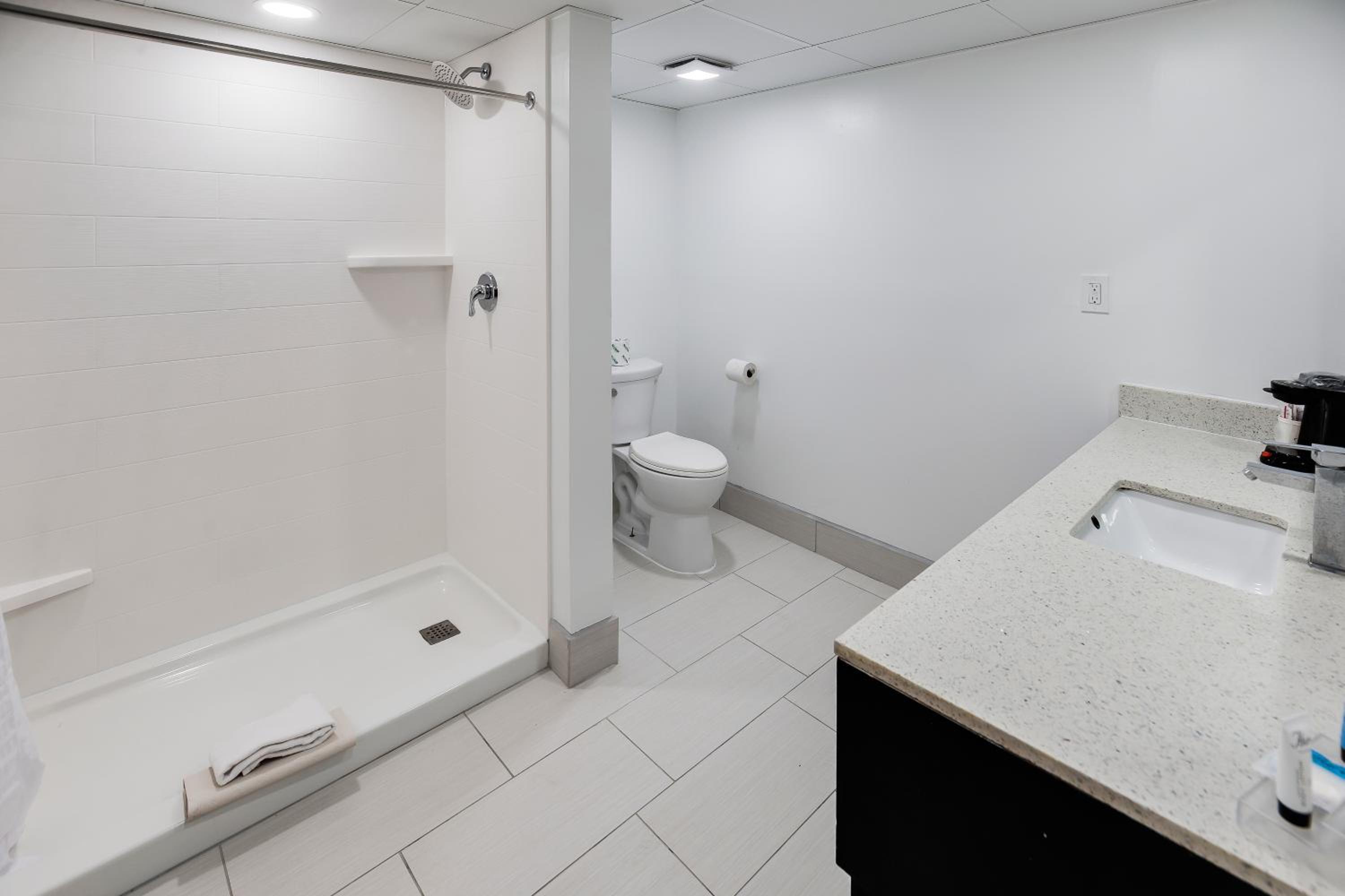 blu atlantic oceanfront hotel and suites