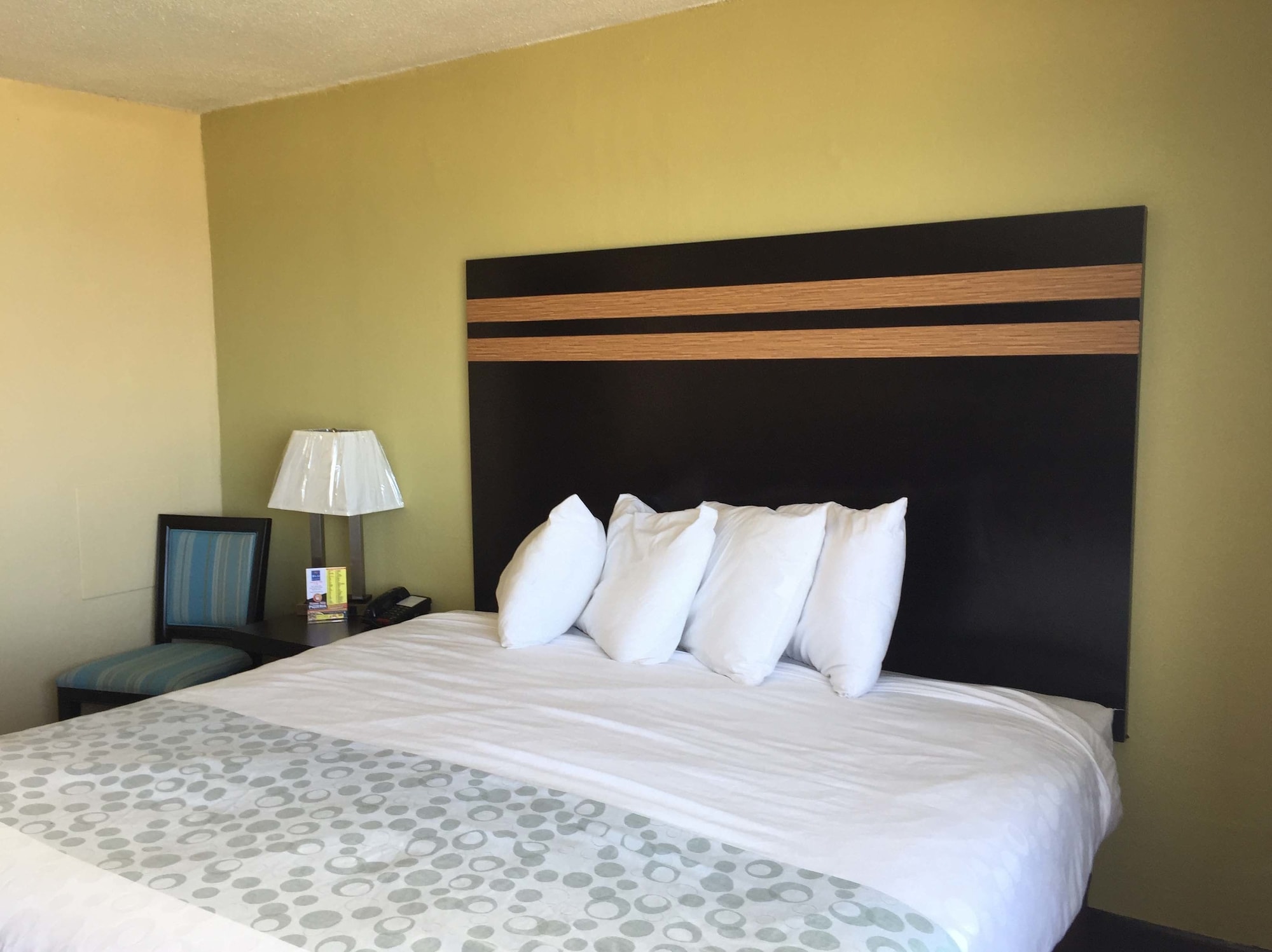 blu atlantic oceanfront hotel and suites