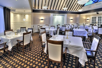 lescale hotel suites