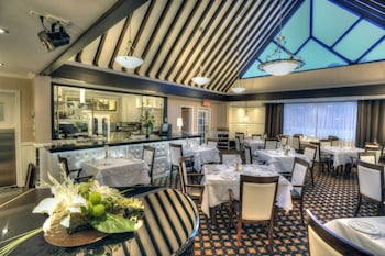 lescale hotel suites
