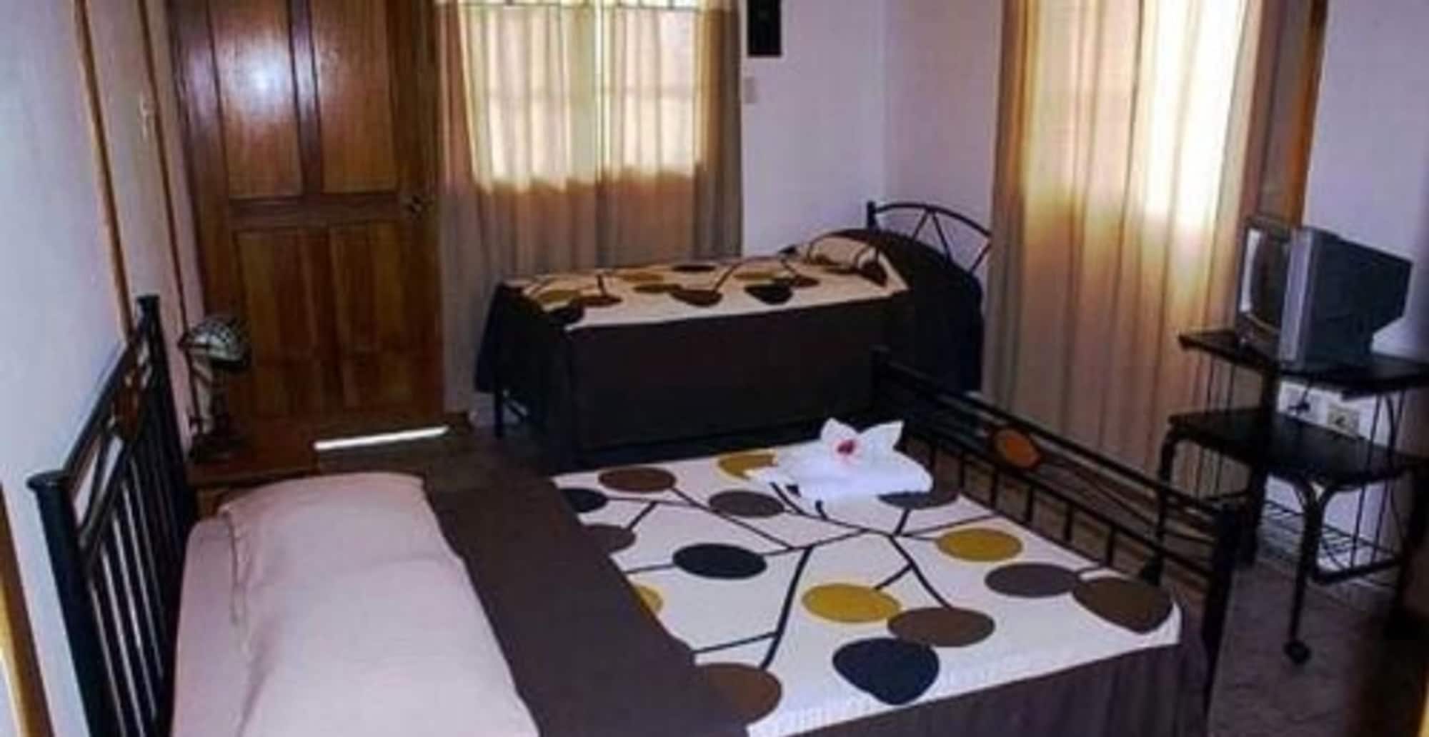 hotel posada los delfines