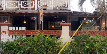 hotel posada los delfines