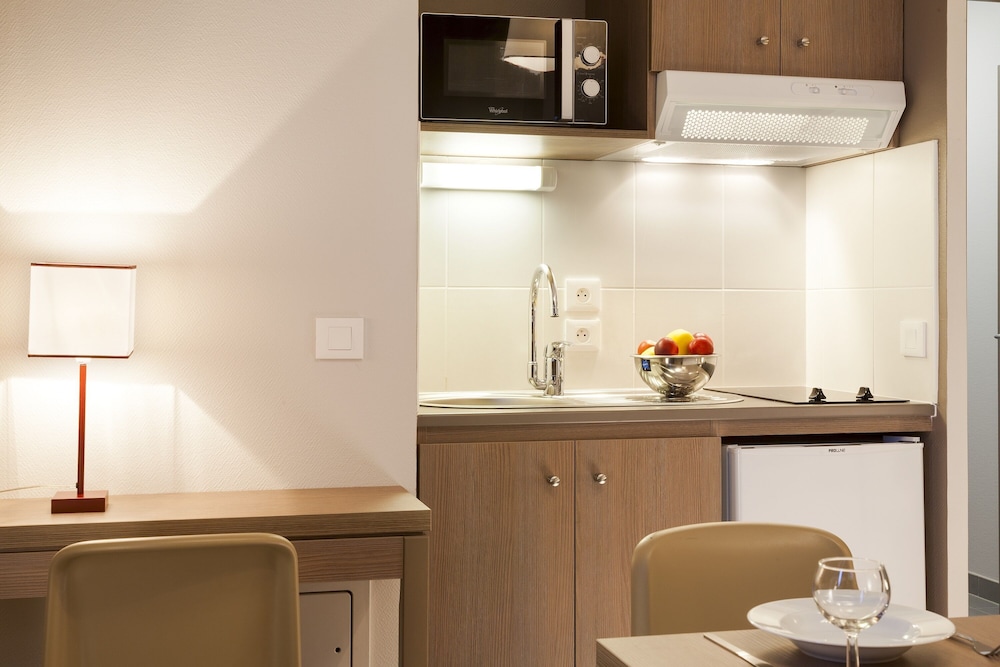 neho suites porte de geneve gare annemasse