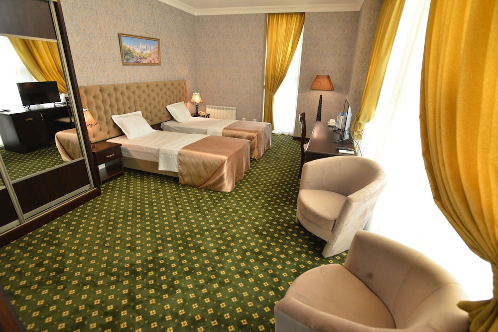 gloria hotel