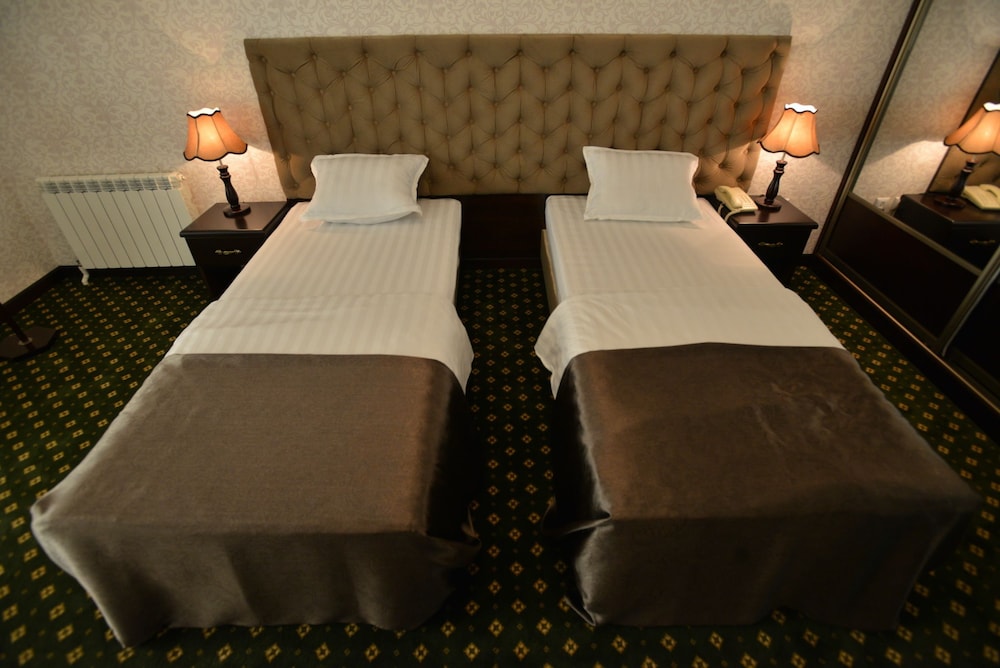 gloria hotel