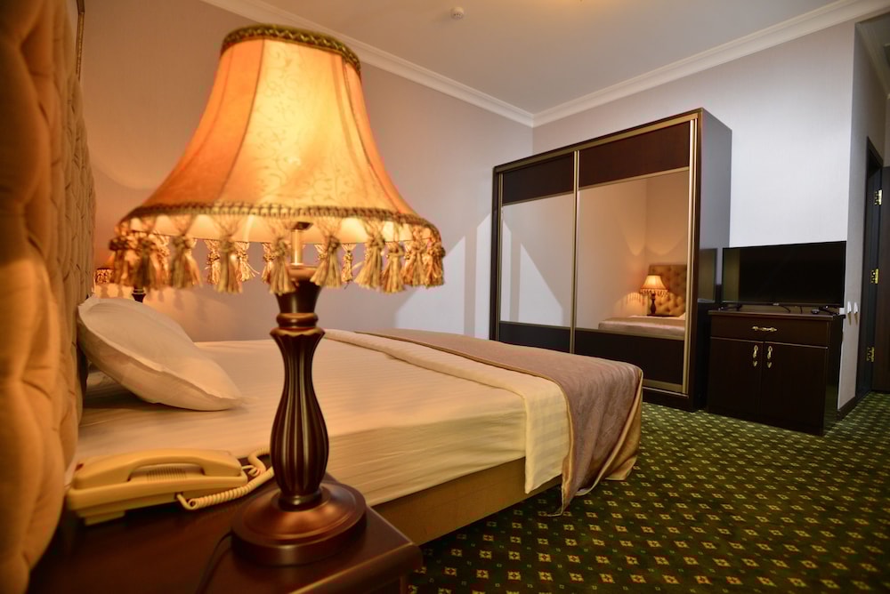 gloria hotel