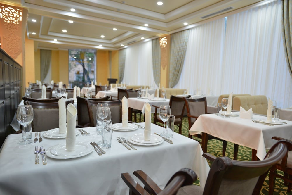 gloria hotel