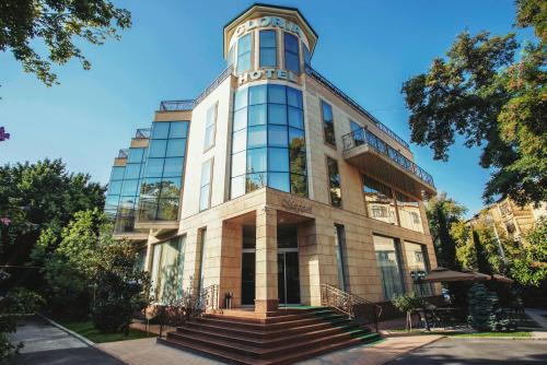 gloria hotel