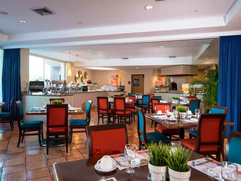 hodelpa garden suites golf and convention center