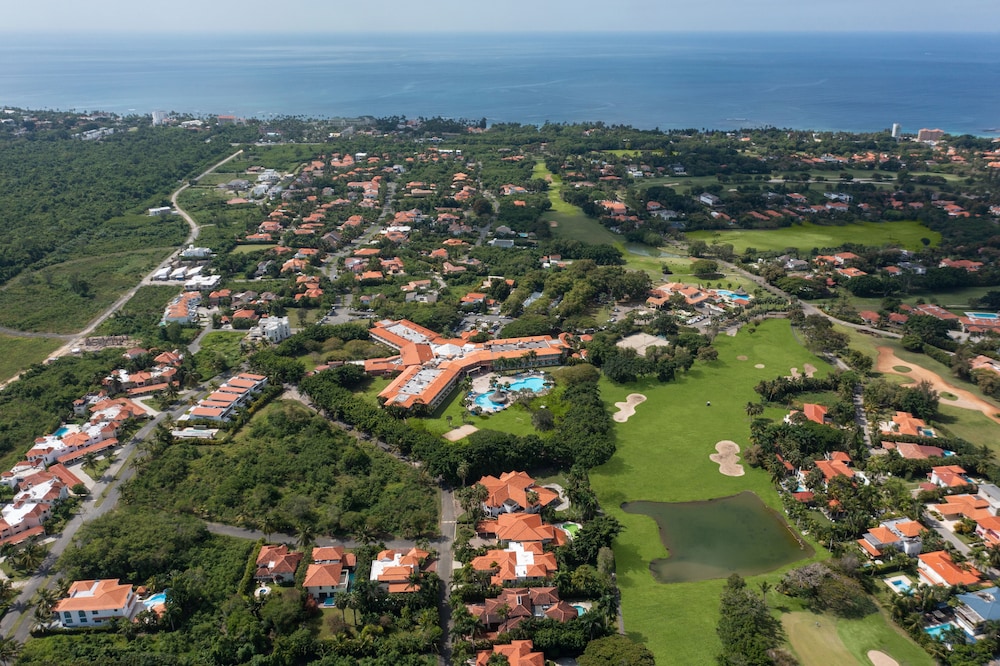 hodelpa garden suites golf and convention center