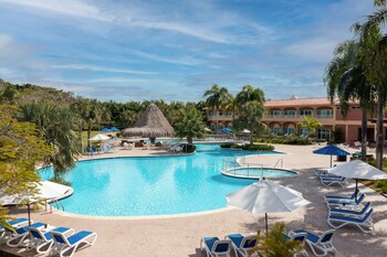 hodelpa garden suites golf and convention center