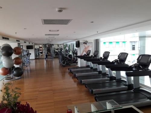 bluesky serviced apartment airport plaza