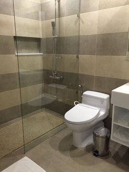 bluesky serviced apartment airport plaza