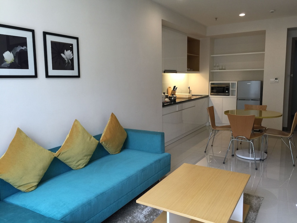 bluesky serviced apartment airport plaza
