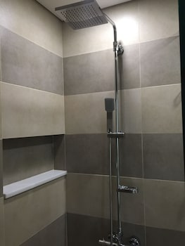 bluesky serviced apartment airport plaza