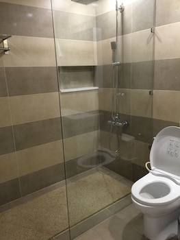 bluesky serviced apartment airport plaza