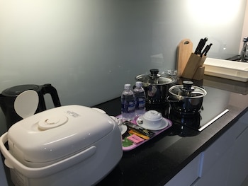 bluesky serviced apartment airport plaza