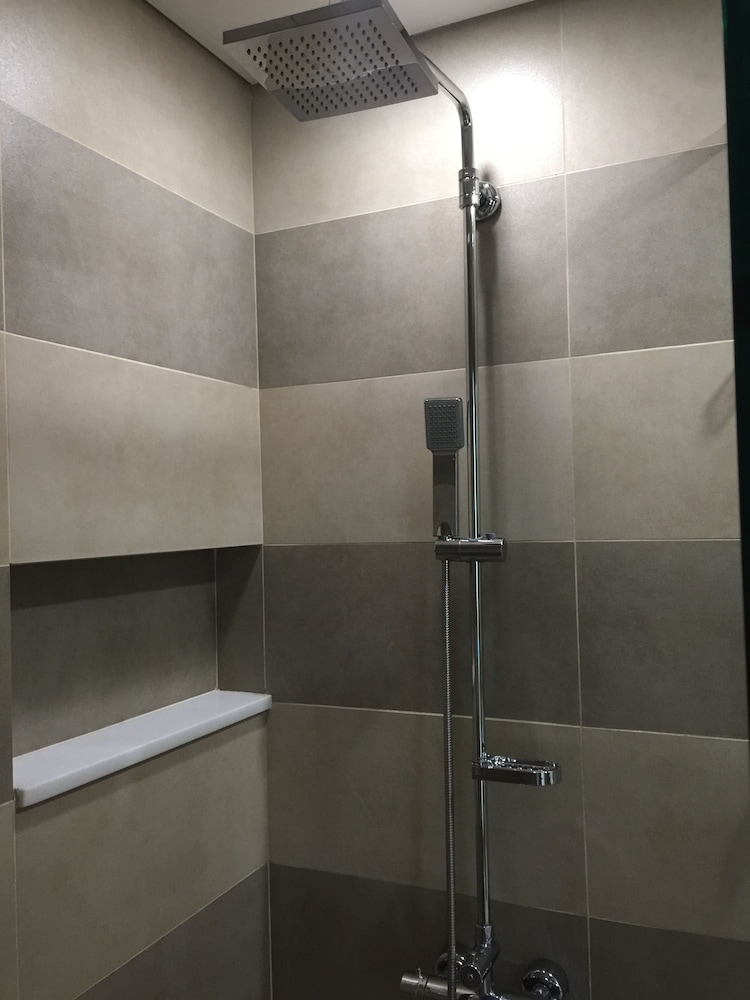 bluesky serviced apartment airport plaza