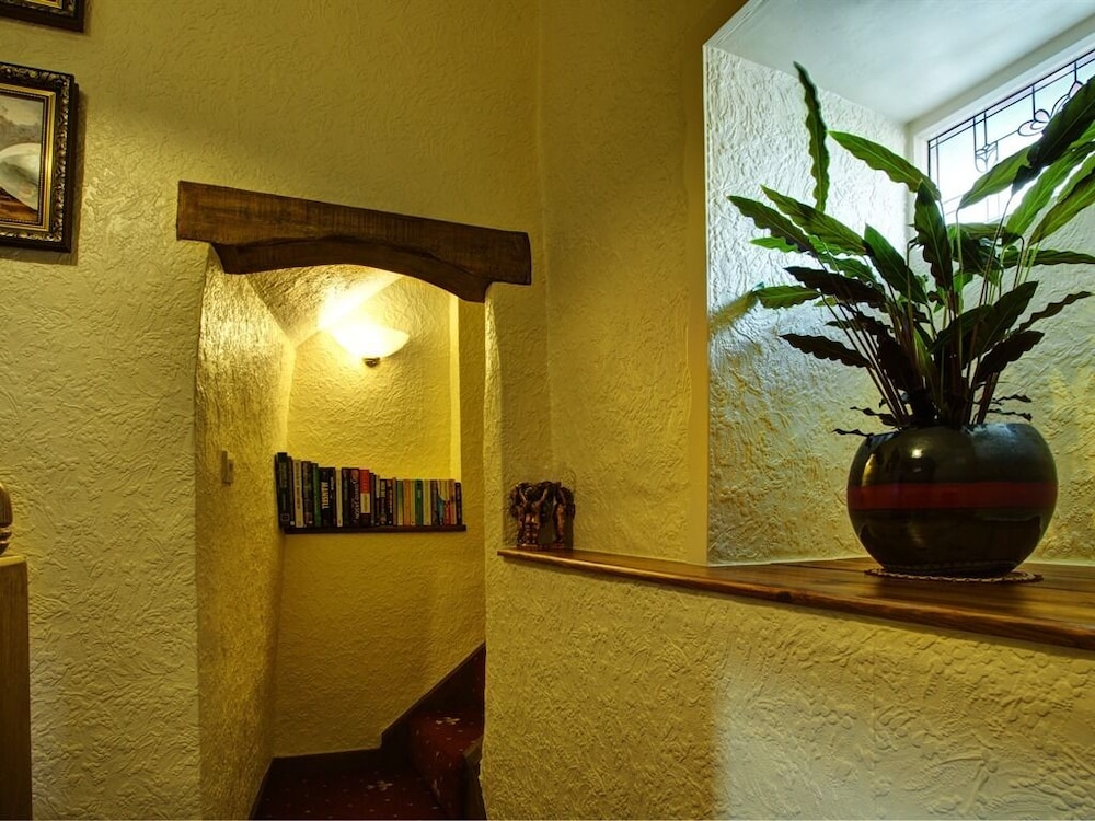 tinhay mill guest house