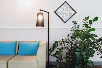 holiday inn toulon city centre by ihg