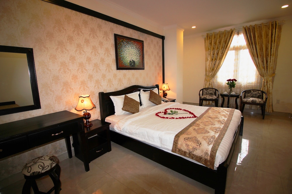royal hotel dalat