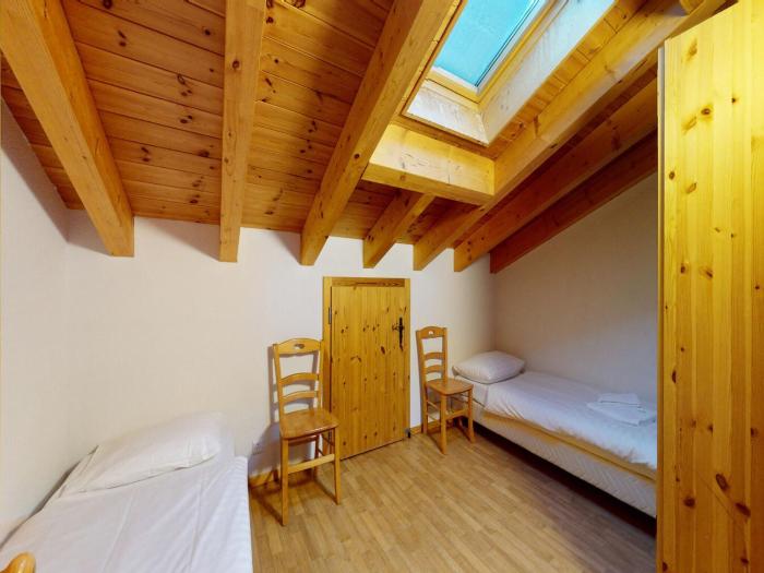 spacious apartment with balcony