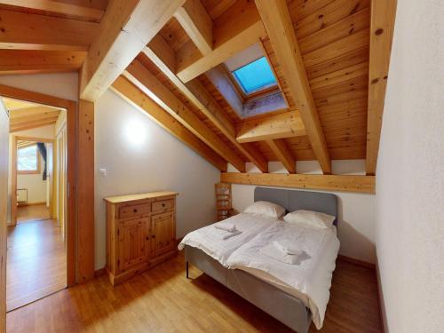 spacious apartment with balcony