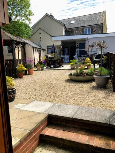 Golden Fleece,Exeter>>Chard,3 star