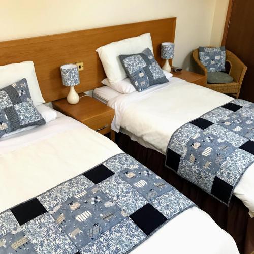 Golden Fleece,Exeter>>Chard,3 star