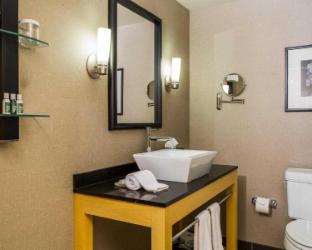 cambria hotel traverse city