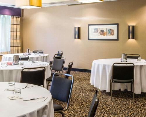 cambria hotel traverse city