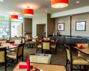 cambria hotel traverse city