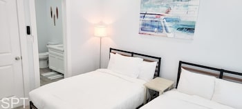 Villas De Laguna 2 3 Bedroom Townhouse,5100 Laguna Boulevard,3 star