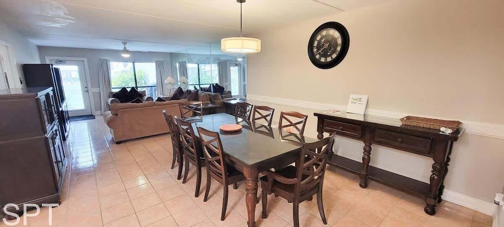 saida towers iv 108 2 bedroom condo