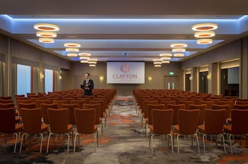 clayton hotel chiswick