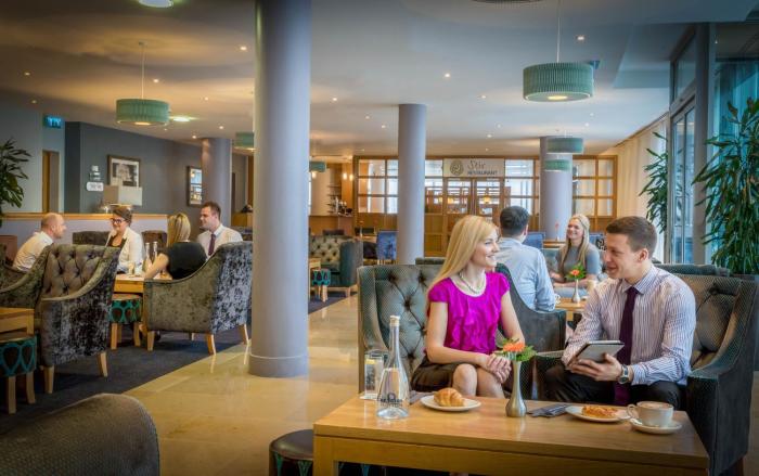 clayton hotel cardiff lane