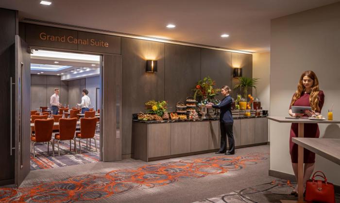 clayton hotel cardiff lane