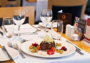 clayton hotel cardiff lane