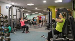 clayton hotel cardiff lane