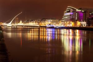 clayton hotel cardiff lane