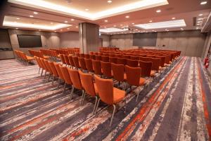 clayton hotel cardiff lane