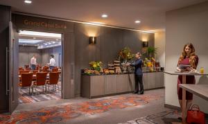 clayton hotel cardiff lane