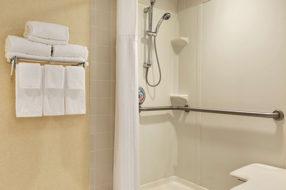 hilton east brunswick hotel and executive meeting center