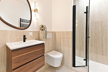 new flat with ac porte maillot arc de triomphe