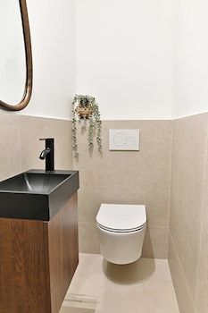 new flat with ac porte maillot arc de triomphe