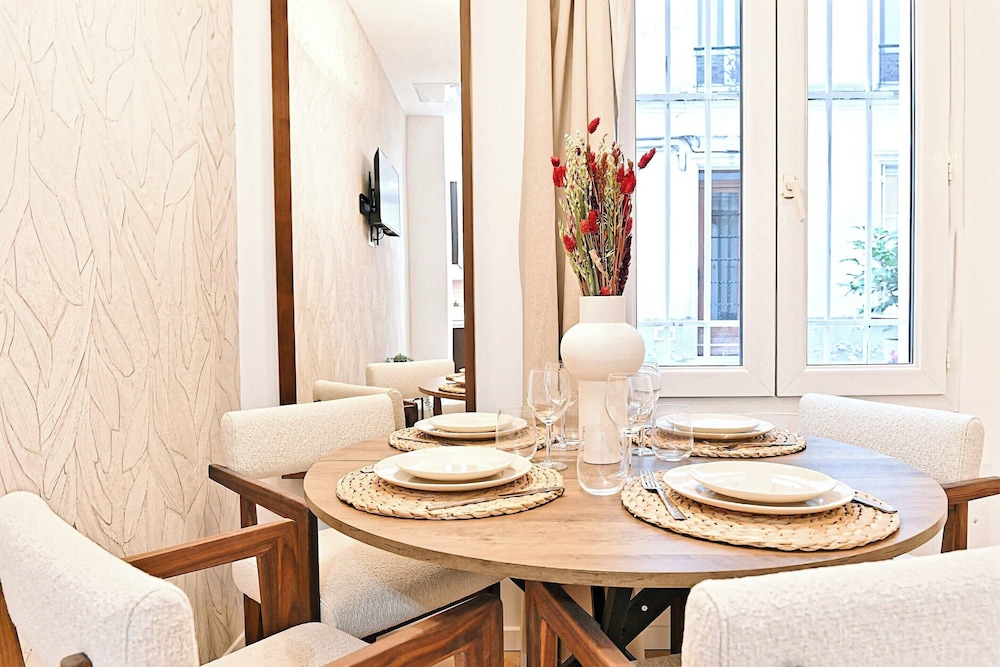new flat with ac porte maillot arc de triomphe