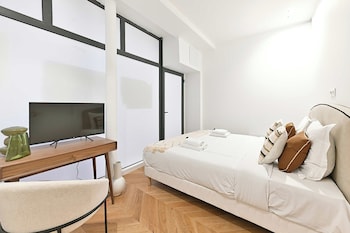 new flat with ac porte maillot arc de triomphe