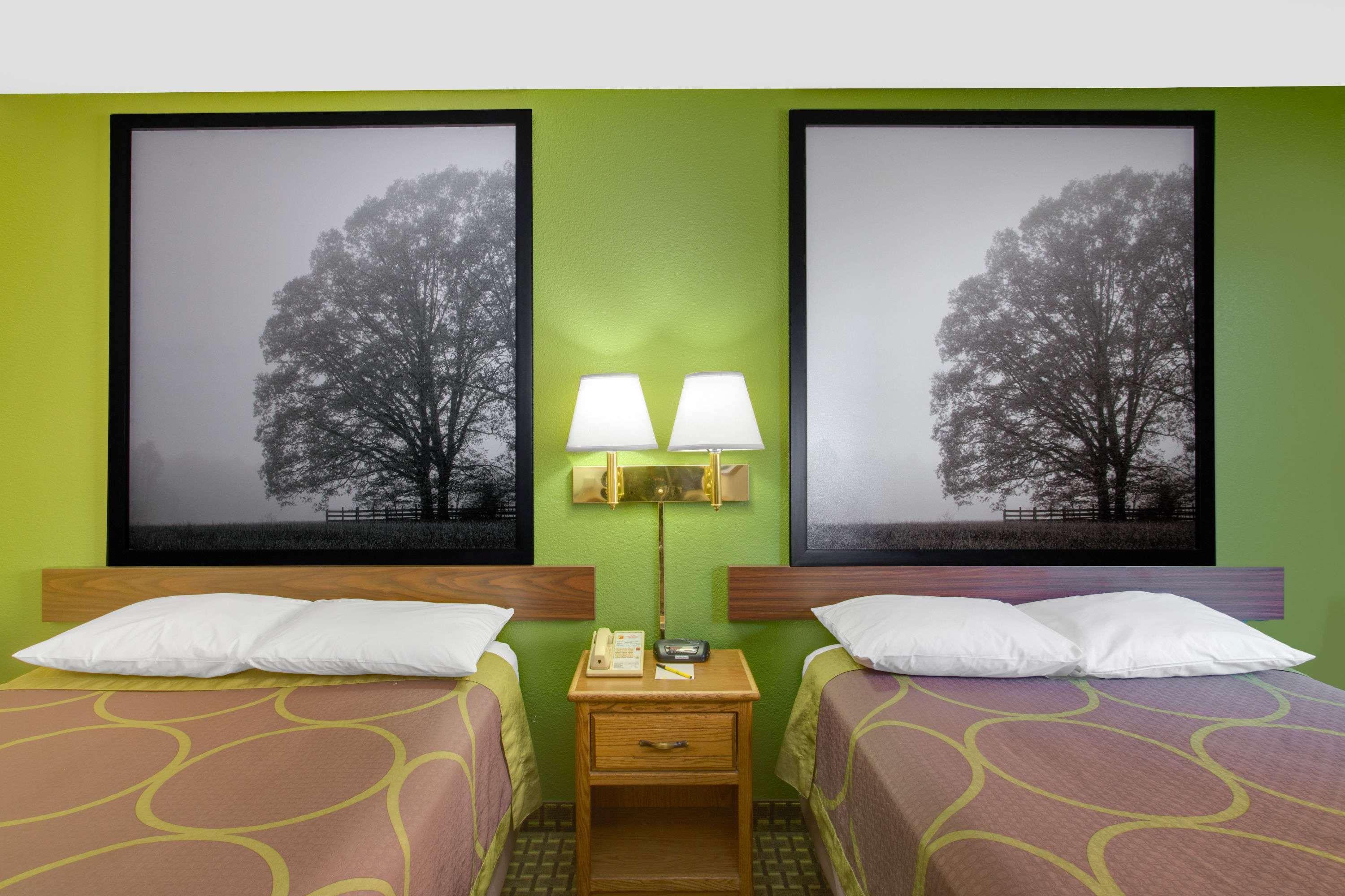 Super 8 By Wyndham Radford Va,Haven Heights>>Blacksburg,2 star
